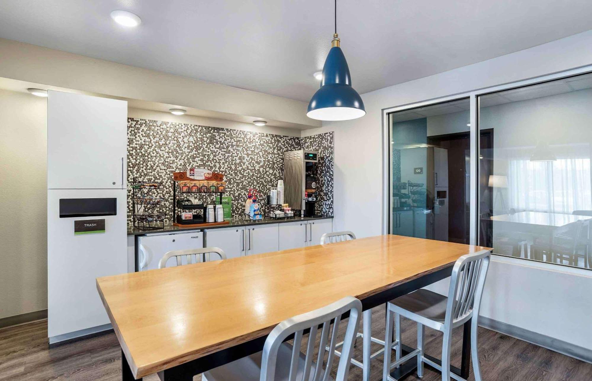 Extended Stay America Suites - New Orleans - Airport - I-10 เคนเนอร์ ภายนอก รูปภาพ